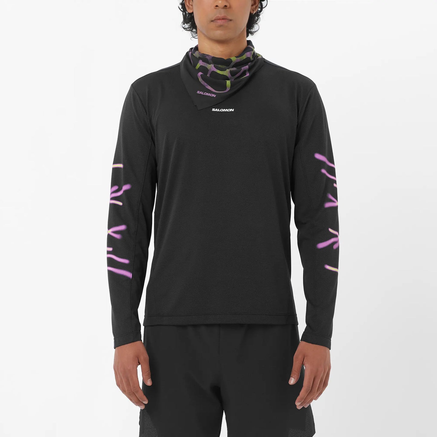 Salomon Herrenlaufshirt Shakeout Core SS Tee GFX, langarm Running Shirt mit atmungsaktivem Knit Flow Material und Grafikdesign, deep black - machsport