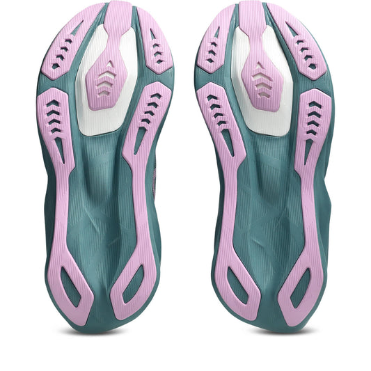 Asics Damenlaufschuhe Novablast 6, Foggy Teal/Hazy Lilac – Rückansicht – grün / 37,5