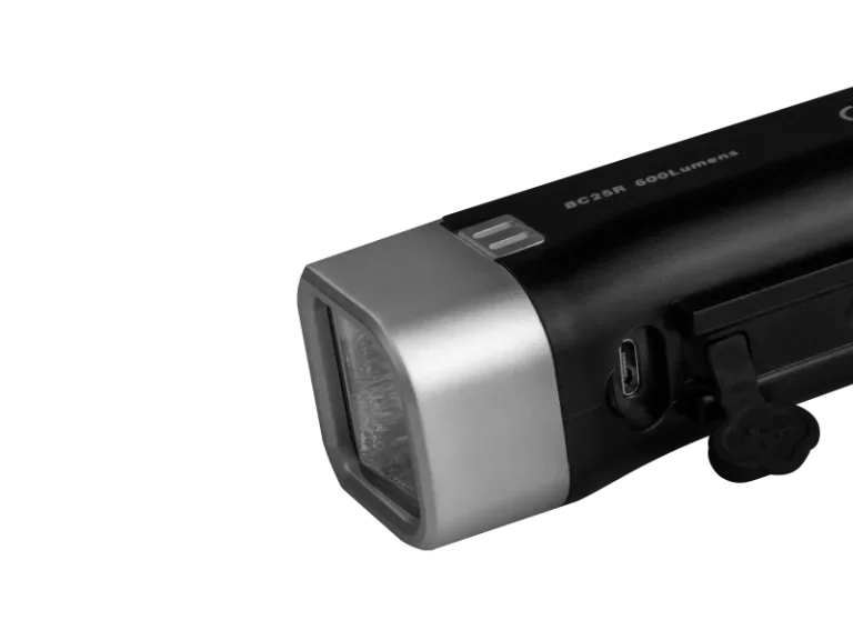 Fenix BC25R mit blendfreier Cut-Off-Lichtlinie, 600 Lumen