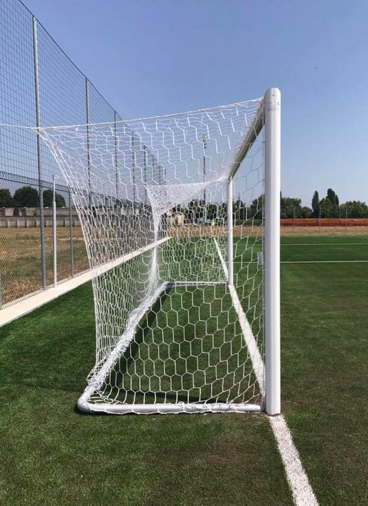 Powershot Fußballtor - Großfeld - in Bodenhülsen stehend