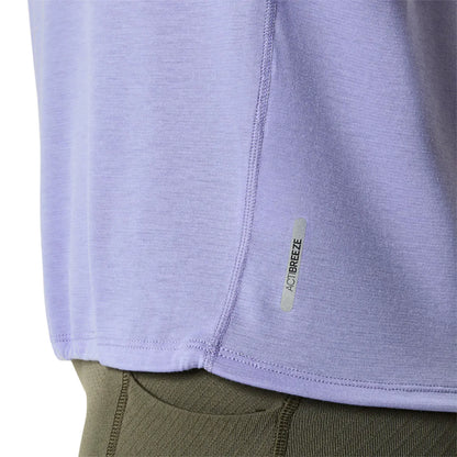 Asics Damenlaufshirt Nagino Run Adjustable SS Top, leichtes, atmungsaktives Laufshirt mit kurzen Ärmeln und verstellbarem Ausschnitt.