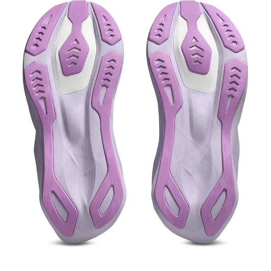Asics Damenlaufschuhe Novablast 6 Lite-Show, Lite Show/Lavender Glow – Rückansicht – hellblau / 37,5