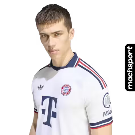 Fußballspieler mit Shirt FC Bayern München