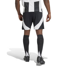 Lade das Bild in den Galerie-Viewer, JUVENTUS TURIN Home Short 24/25
