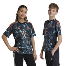 Lade das Bild in den Galerie-Viewer, FC BAYERN Away Jersey Youth 24/25
