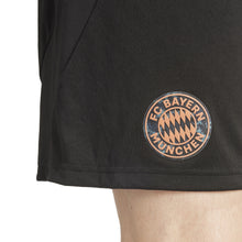 Lade das Bild in den Galerie-Viewer, FC BAYERN MÜNCHEN away Short 24/25
