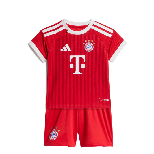 FC Bayern München Home Baby Kit 26/27, Baby Heimset mit Climacool und Druckknopfverschluss – rot / 68
