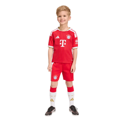 FC Bayern München Home Mini Kit 26/27, Mini Heimausrüstung mit Climacool für junge Fans - machsport