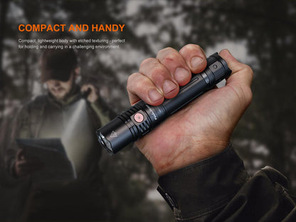 Fenix PD36R V2.0 Kompakte, wiederaufladbare taktische Taschenlampe, 1700 Lumen