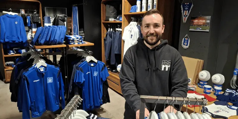 Philipp Greindl im Store in Linz
