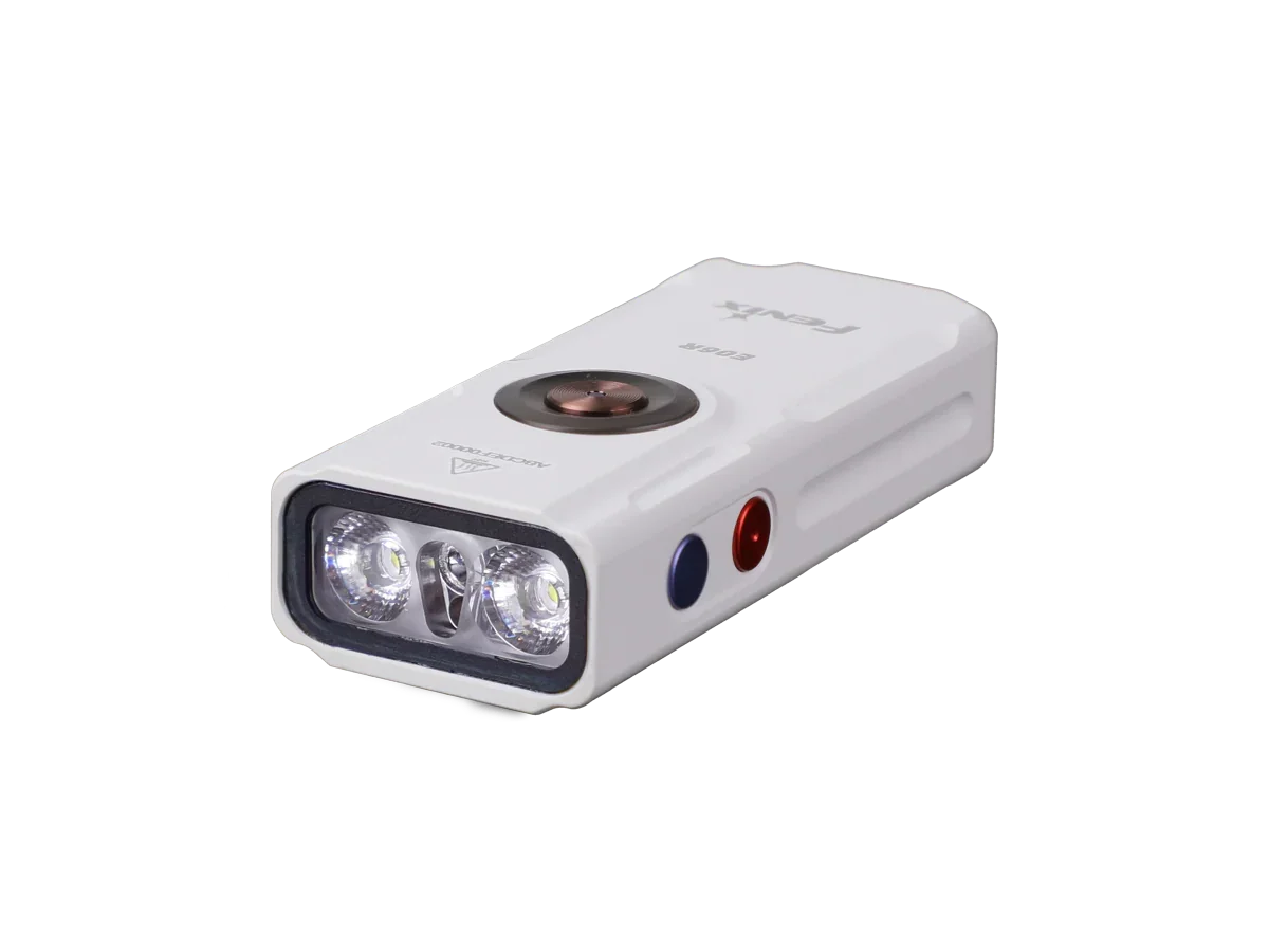 Fenix E06R vereint Weißlicht, UV-Licht und Laserpointer, 700 Lumen