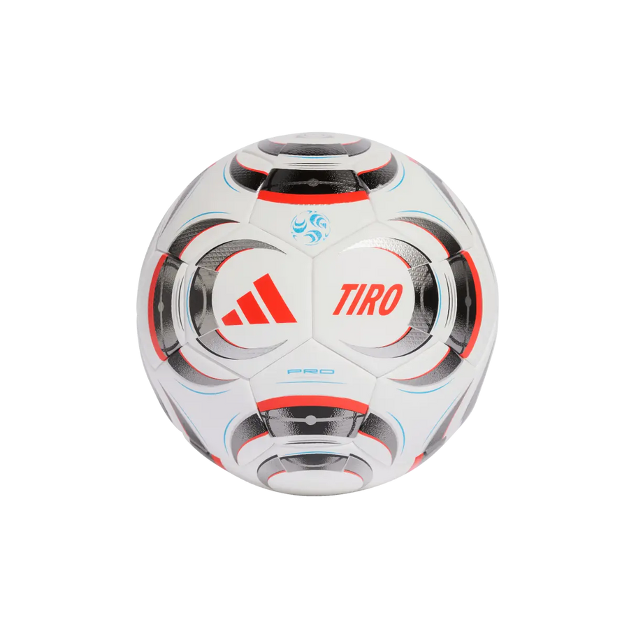 Adidas Fußball Tiro Pro, moderner Fußball mit weißem Design, Nahaufnahme der Vorderseite auf transparentem Hintergrund