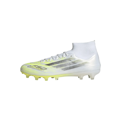 Adidas Fußballschuhe F50 Sparkfusion Pro FG/AG, Rasen- und Kunstrasenfußballschuhe, seitliche Ansicht, transparente Hintergrund.