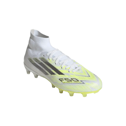 Adidas Fußballschuhe F50 Sparkfusion Pro FG/AG für Rasen und Kunstrasen, Vorder- und Seitenansicht, transparentem Hintergrund