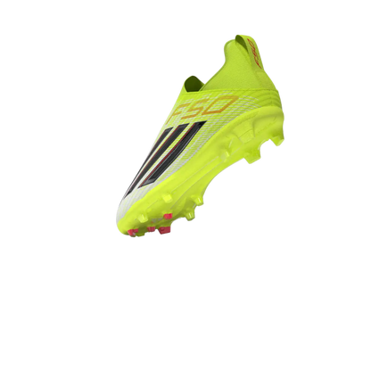 Adidas Kinderfußballschuhe F50 League LL FG/MG auf Rasen und Kunstrasen, seitliches Profil mit Schnürung