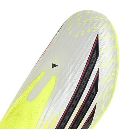 Adidas Kinderfußballschuhe F50 League LL FG/MG auf Rasen- und Kunstrasen,Detailansicht, transparentes Hintergrundbild
