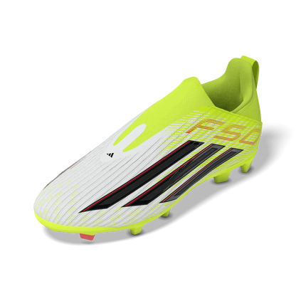 Adidas Kinderfußballschuhe F50 League LL FG/MG, Rasen- und Kunstrasenschuhe, seitliche Ansicht, 3D-Rendering
