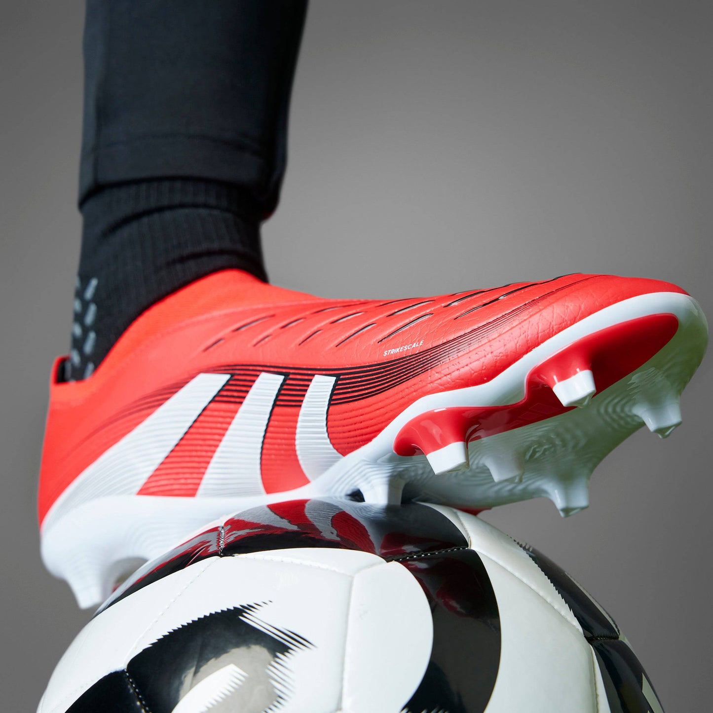 Adidas Fuballschuhe Predator League LL - laceless Design, präzise Ballkontrolle & optimaler Grip für maximale Performance auf dem Platz