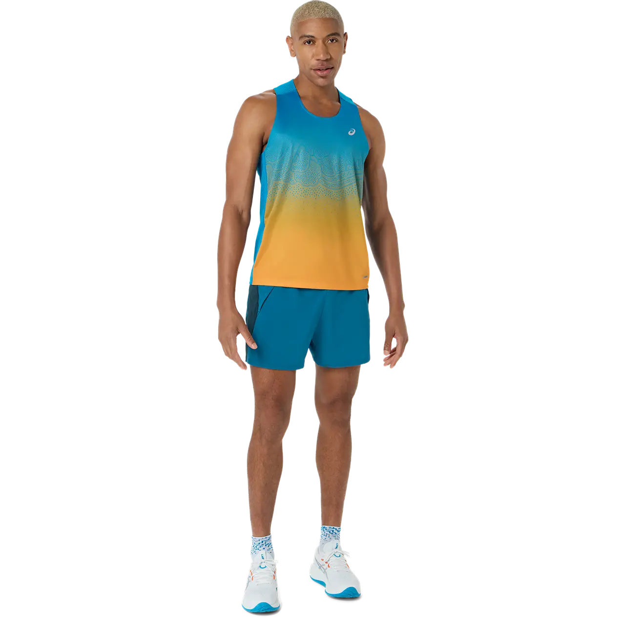 Asics Herrenlaufshirt Road Fade Singlet, sportliches Laufshirt aus atmungsaktivem Material, in fades Farbdesign für Männer.