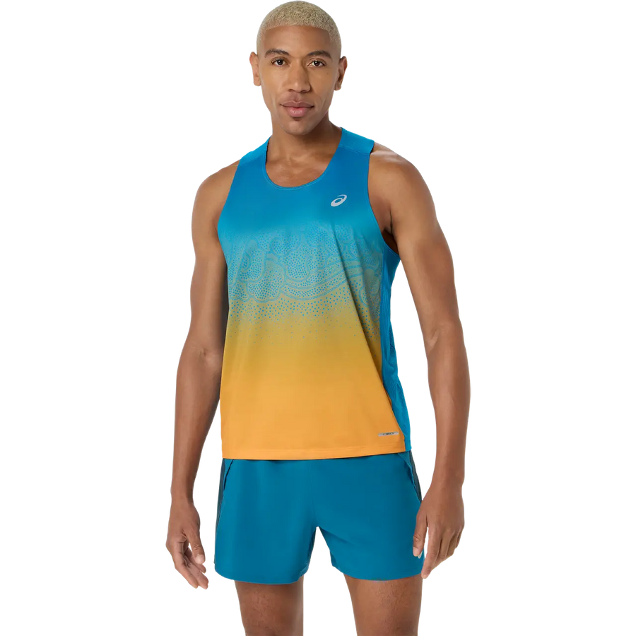 Asics Herrenlaufshirt Road Fade Singlet aus atmungsaktivem Material, sportlich und bequem für das Lauftraining.