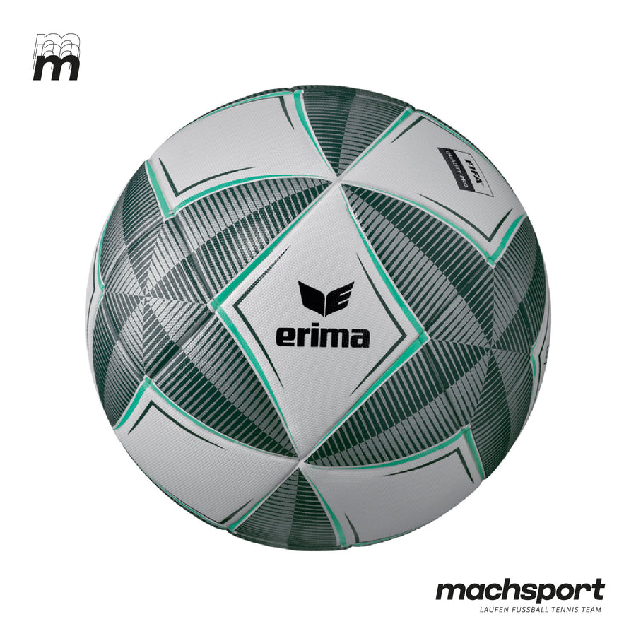 Erima Fußball Senzor-Star Pro, Größe 5, liegt auf einem Spielfeld, zeigt das glatte, schwarze Design mit weißem Erima-Logo.