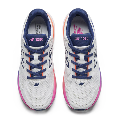 Damen-Neutrallaufschuhe 1080v15 von New Balance, laufende Schuhe mit atmungsaktivem Mesh und bequemer Sohle, frontal fotografiert