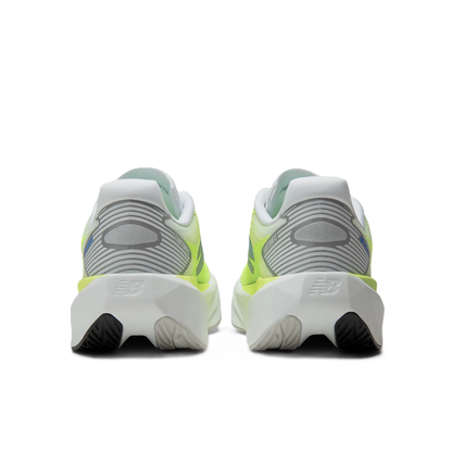 Damen-Neutrallaufschuhe von New Balance Rebel v5, bequemes Laufmodell mit atmungsaktivem Obermaterial und sportlicher Sohle.