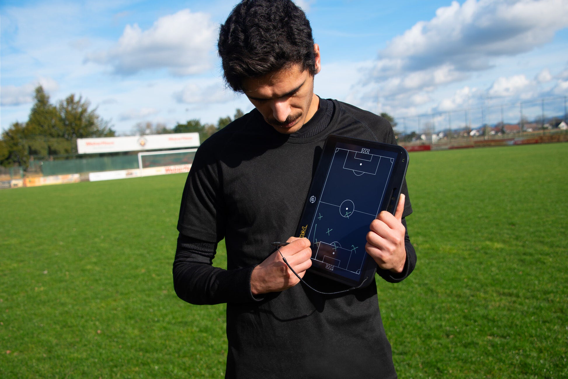 Powershot Elektronische Taktiktafel - Das ultimative Coaching-Board mit LCD Schreiboberfläche - machsport – Bild 