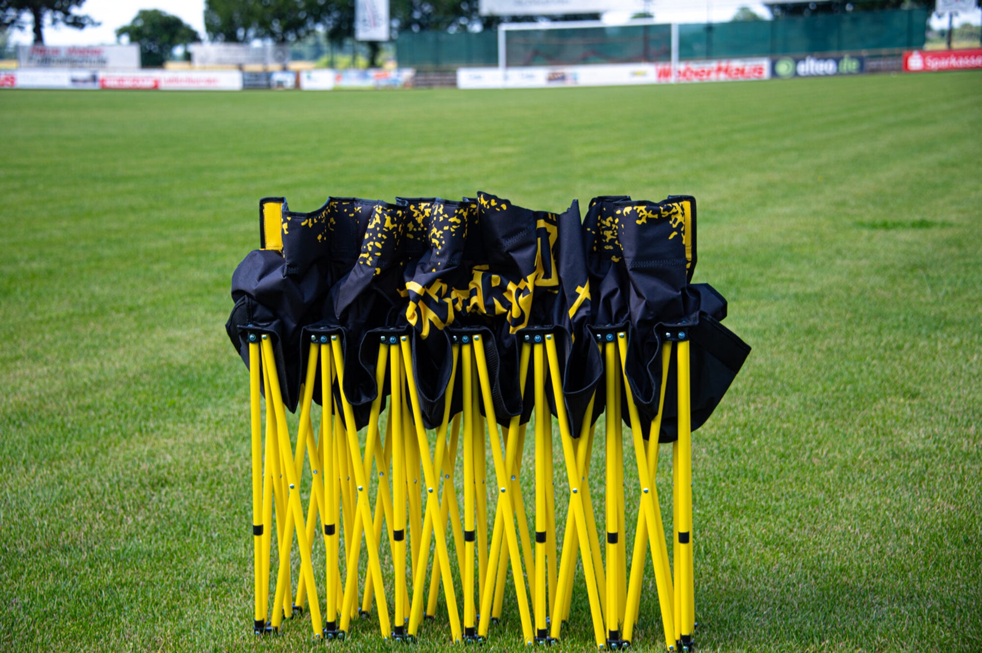 Powershot Faltbare Sitzbank für Spielfeldränder - wetterfest - machsport – Bild 