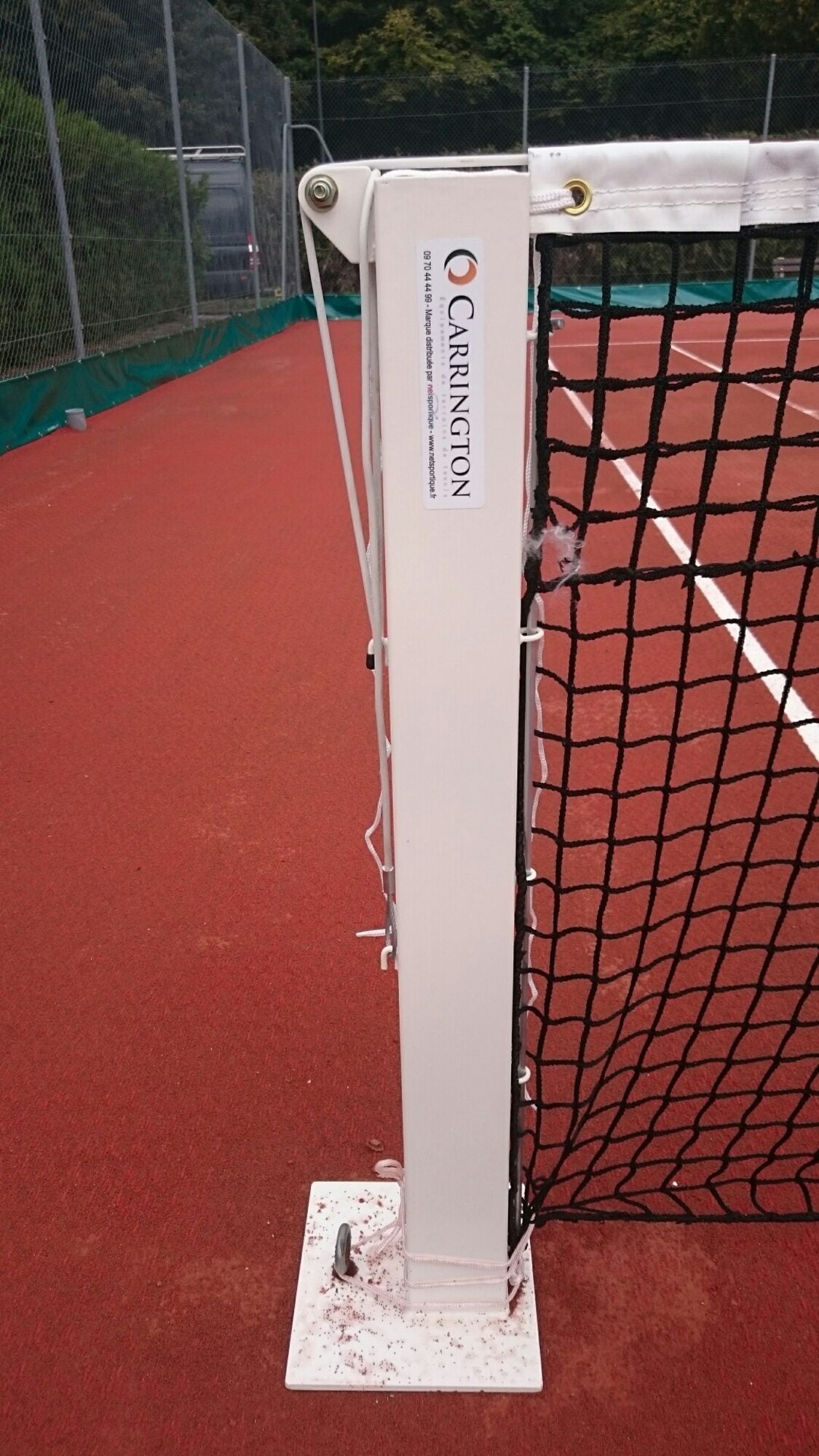 Powershot Tennispfosten mit Bodenplatte, Spannmechanik außen - machsport – Bild 