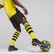 Lade das Bild in den Galerie-Viewer, BVB Shorts Home 23/24
