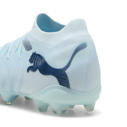 Rückansicht der Puma Future 9 Match Fußballschuhe für Rasen und Kunstrasen, schwarze Fußballschuhe vom Sportmarke Puma