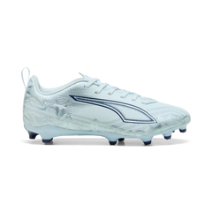 Puma Kinderfußballschuhe Ultra 6 Play FG/AG seitliche Ansicht auf Rasen- und Kunstrasenflächen, bequemer Sportschuh für Kinder