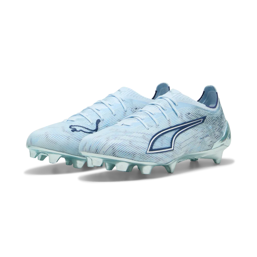 Puma Ultra 6 Ultimate FG Rasenfußballschuhe, Vorderansicht, schwarze Sportschuhe für Fußball auf Rasen, mit Puma Logo – Bild 