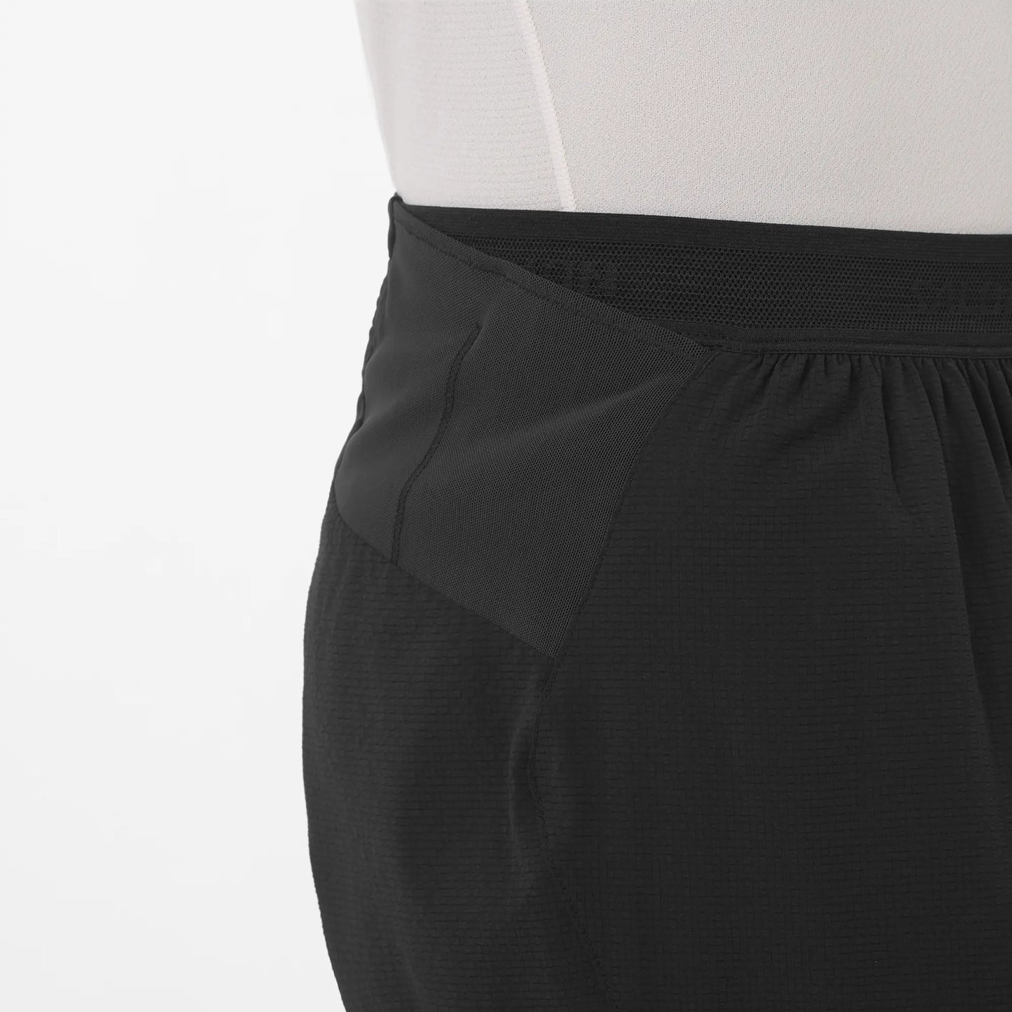 Salomon Sense Aero Stow 5, Laufshorts mit Grid Flow Material und Stauraum für Running und tägliches Training, deep black - machsport