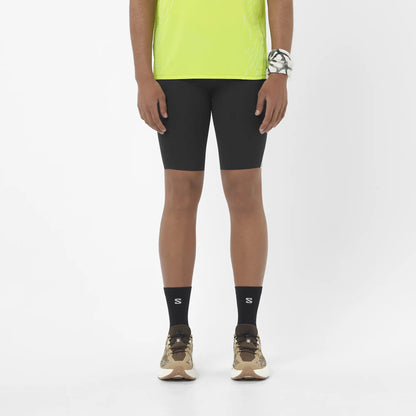 Salomon Sense Stow Short Tights 9, Laufshorts Tight mit Stauraumsystem und Reißverschlusstasche für Trailrunning, deep black - machsport