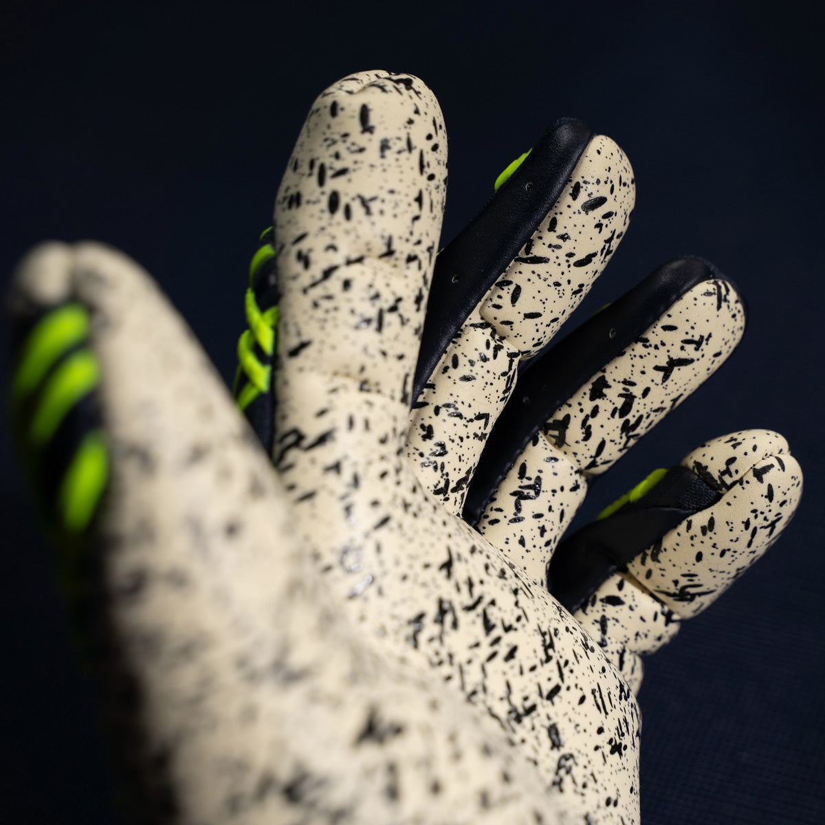 Uhlsport Torwarthandschuhe Prediction Supergrip HN - machsport