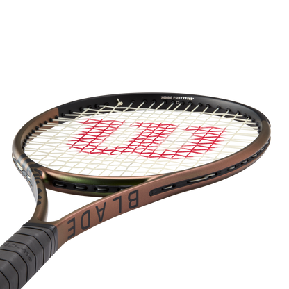 WILSON Blade 98 18x20 V8.0 - machsport